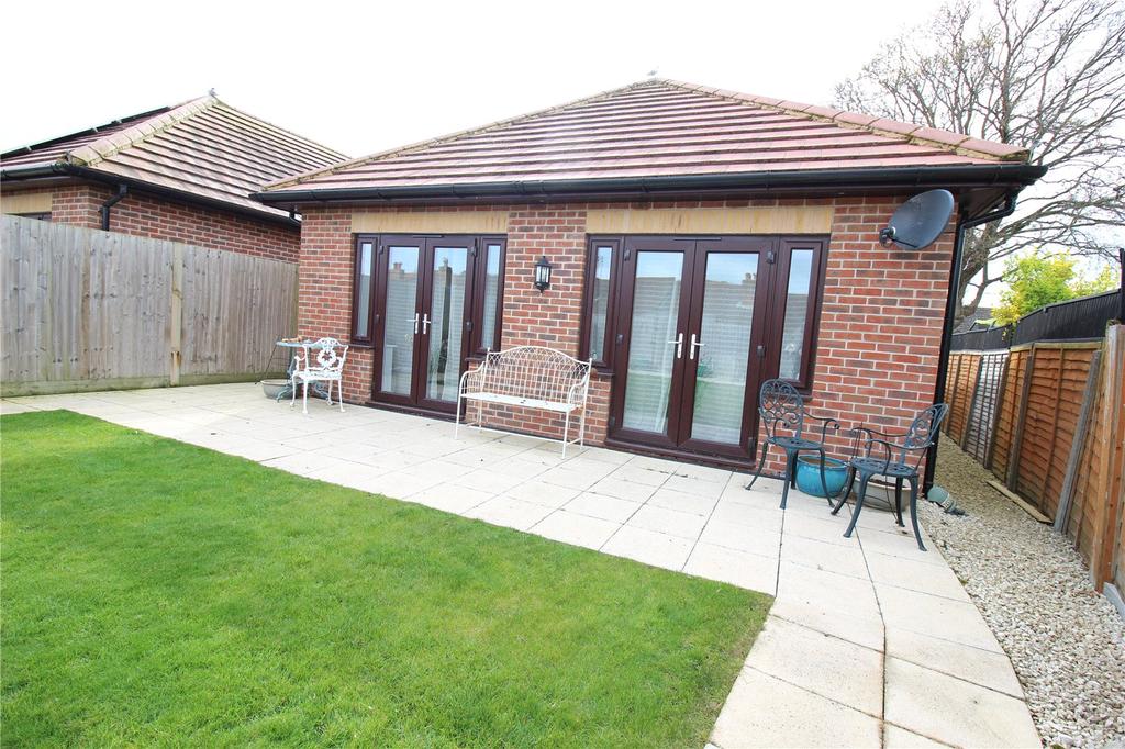 Titchfield Road, Stubbington... 2 bed bungalow £465,000