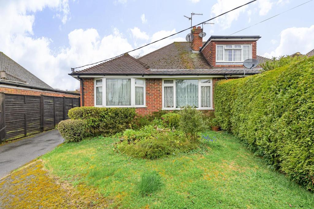 Hawthorn Road, Godalming, GU7 2 bed semidetached bungalow £400,000
