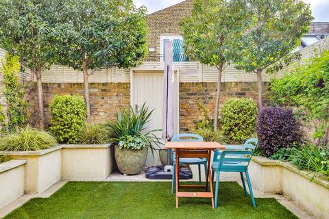 59 First Avenue, London, SW14 8SP