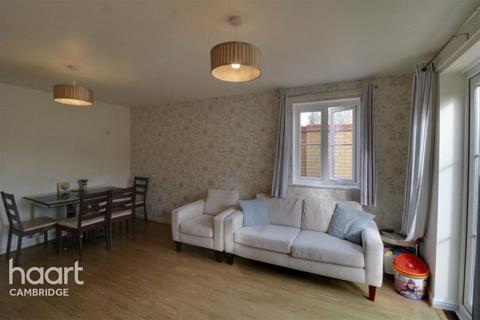 2 bedroom end of terrace house to rent, Meridian Close, Cambridge