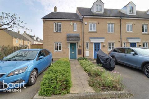 2 bedroom end of terrace house to rent, Meridian Close, Cambridge