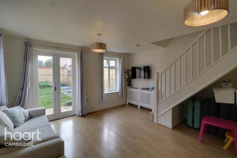 2 bedroom end of terrace house to rent, Meridian Close, Cambridge