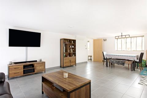 3 bedroom barn conversion to rent, Stowe Road, Water Stratford, Buckingham, Buckinghamshire, MK18