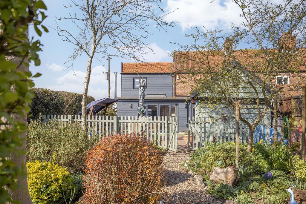 Broom Road, Wymondham 3 bed end of terrace house £440,000