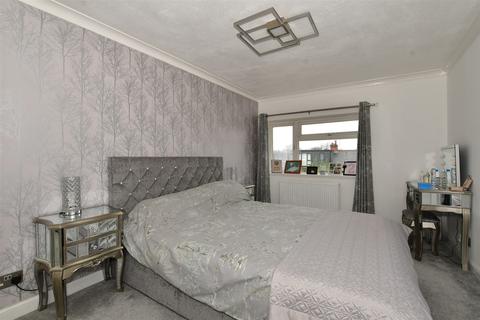 6a The Parade, Leatherhead, KT22 7SR