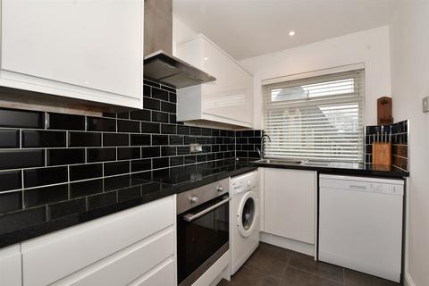 6a The Parade, Leatherhead, KT22 7SR