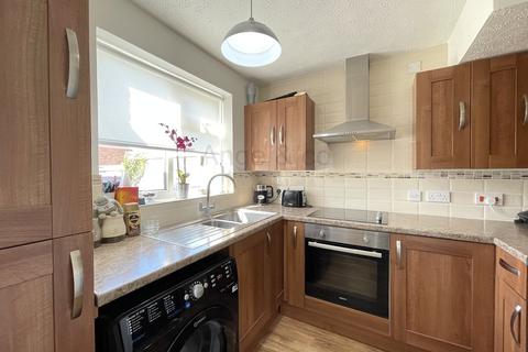 5 Cowslip Crescent, Lowestoft, NR33 8NY