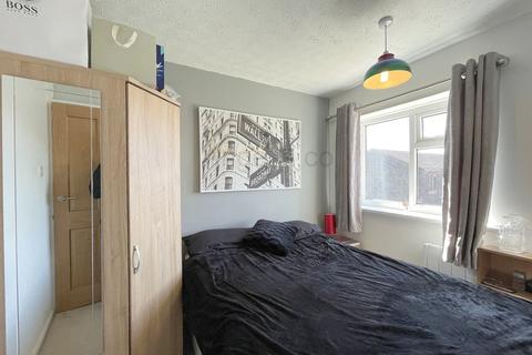 5 Cowslip Crescent, Lowestoft, NR33 8NY