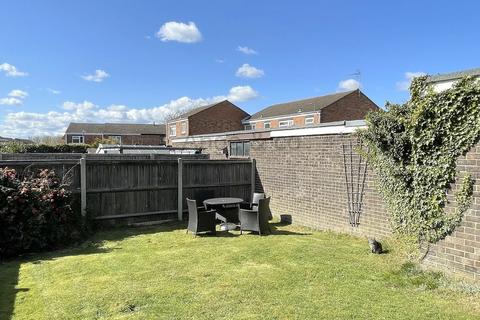 5 Cowslip Crescent, Lowestoft, NR33 8NY