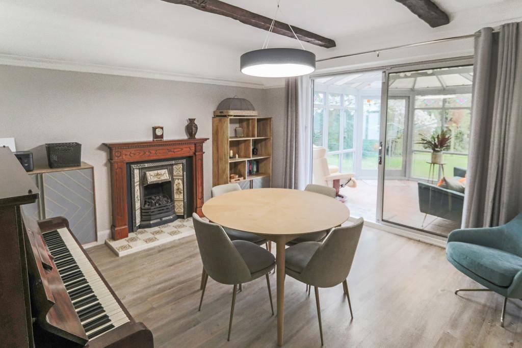 Coulsdon Road, Coulsdon 3 bed detached house £799,950