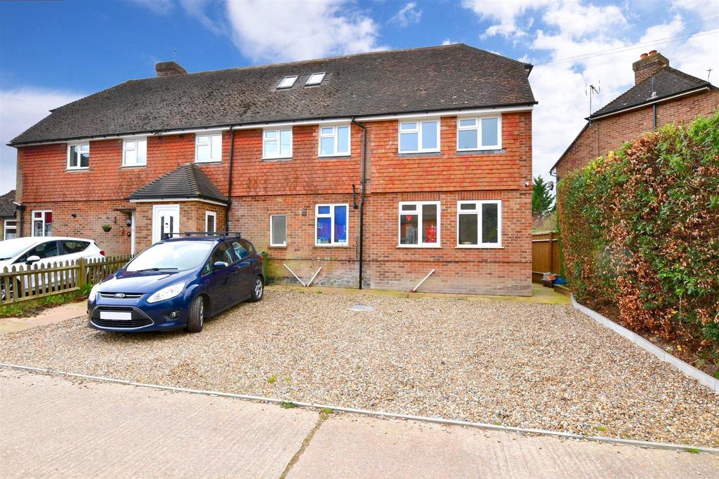 Flimwell Close, Flimwell, Wadhurst, East Sussex 5 bed semidetached