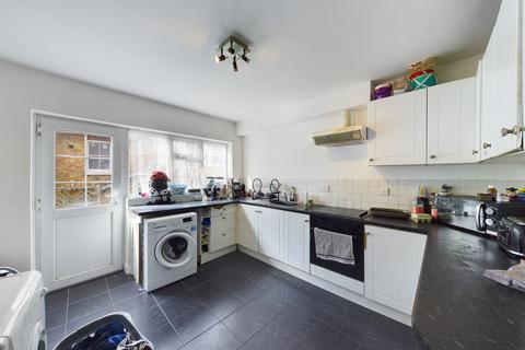 4 Myrtle Road, Folkestone, CT19 6EE
