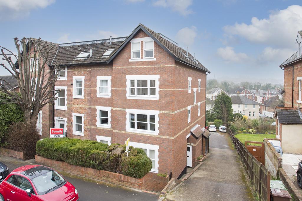 Woodbury Park Road, Tunbridge Wells 1 bed flat £200,000