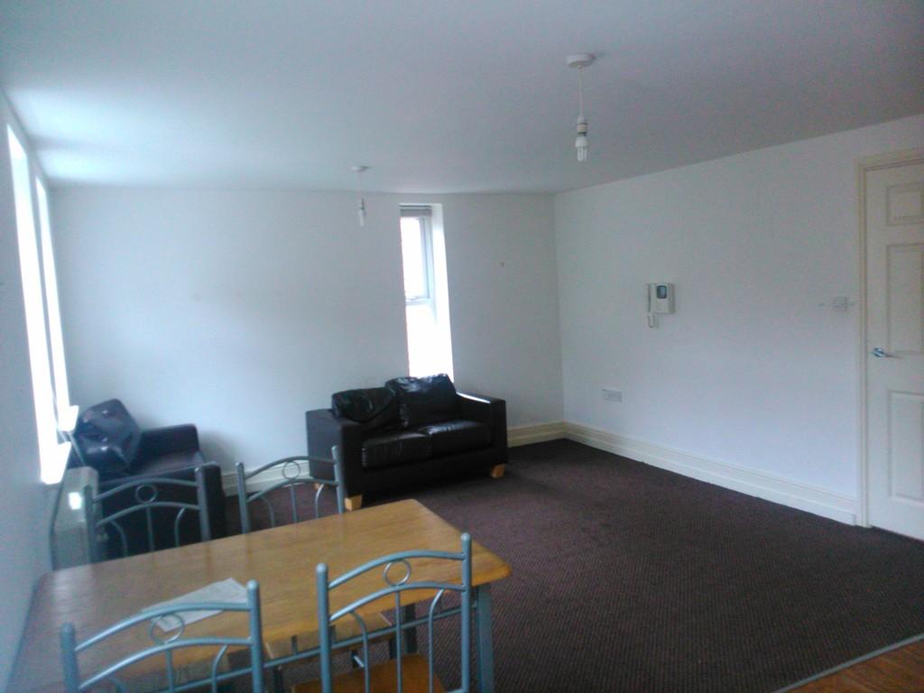 Whalley Range 2 bed apartment £650 pcm (£150 pw)