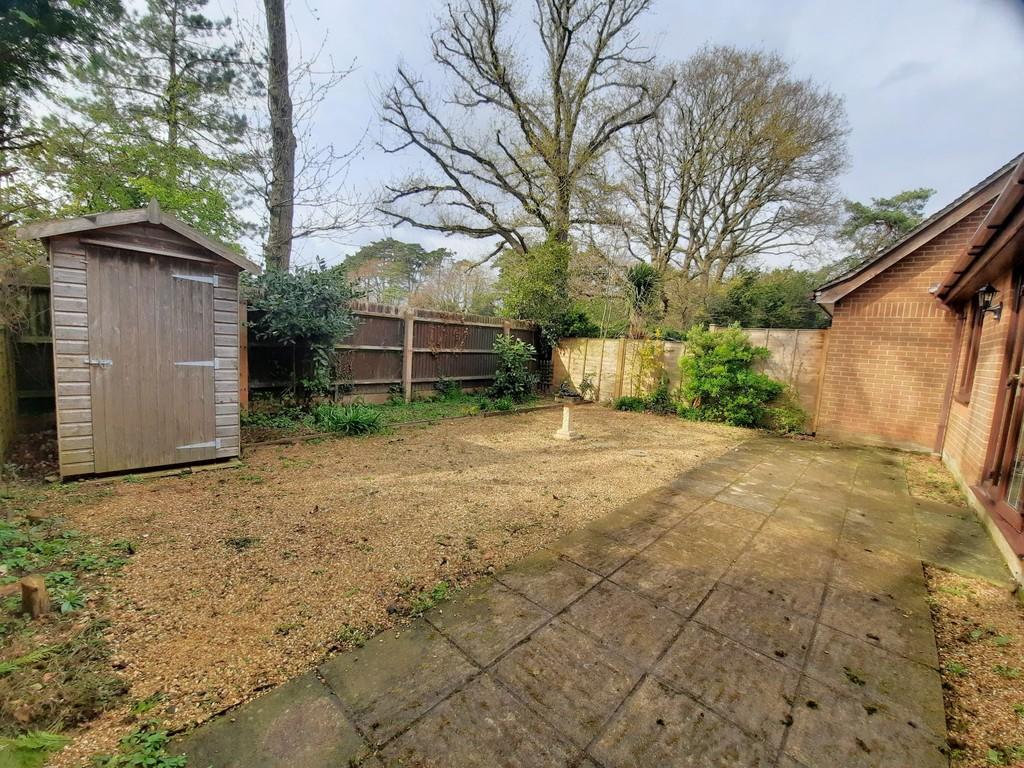St Johns Mews, Church Road, Locks Heath 1 bed terraced bungalow £275,000