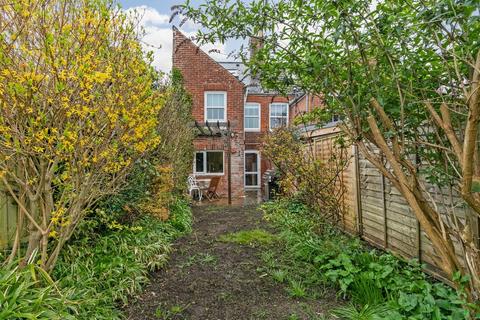 15 Canute Road, Winchester, SO23 0PW