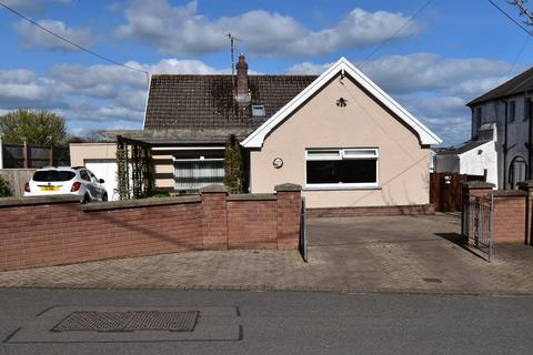 4 bedroom detached bungalow for sale - Lydway