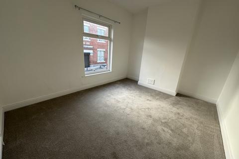 2 bedroom terraced house to rent, Charles Street, Stockport