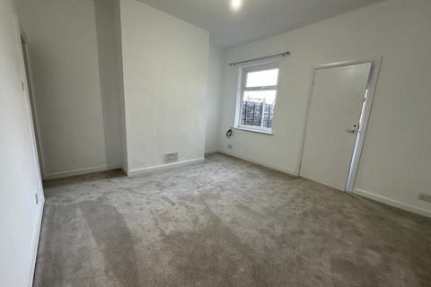 2 bedroom terraced house to rent, Charles Street, Stockport