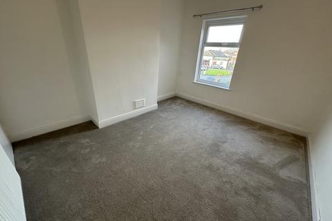 2 bedroom terraced house to rent, Charles Street, Stockport