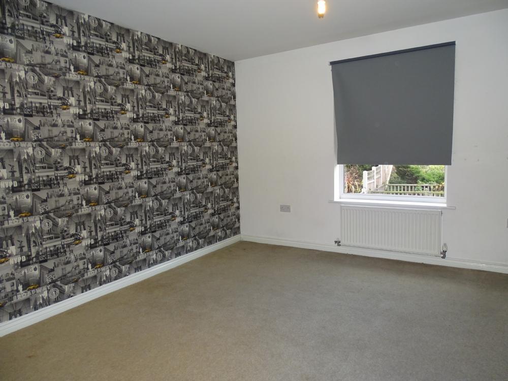 THE PARK, JAMES ST,LEABROOKS,RIDDINGS 3 bed semidetached house £850
