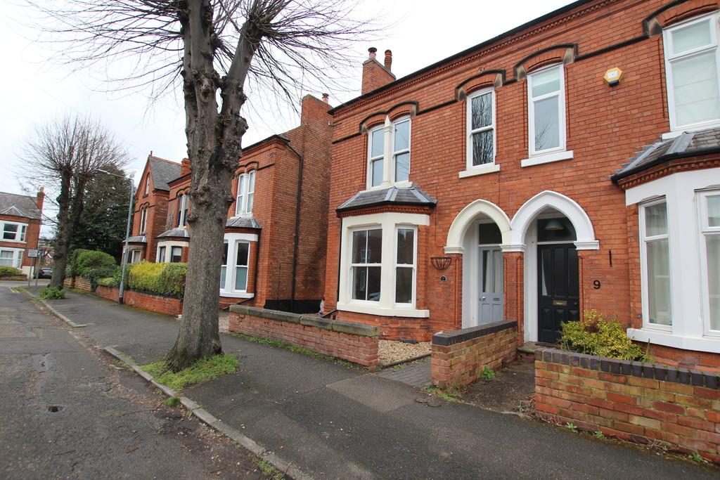 Epperstone Road, West Bridgford 5 bed semidetached house £2,925 pcm