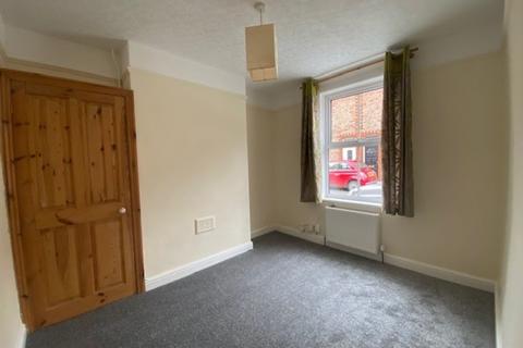 2 bedroom terraced house to rent, Sutherland Street, South Bank