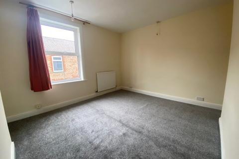 2 bedroom terraced house to rent, Sutherland Street, South Bank