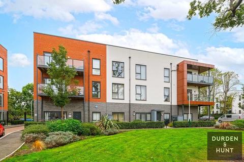 Flat 15, Thistle House, 1 Wildcary Lane, Romford, RM3 0LZ