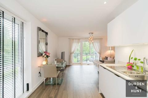 Flat 15, Thistle House, 1 Wildcary Lane, Romford, RM3 0LZ