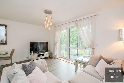Flat 15, Thistle House, 1 Wildcary Lane, Romford, RM3 0LZ