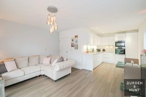 Flat 15, Thistle House, 1 Wildcary Lane, Romford, RM3 0LZ