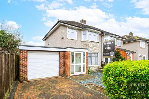 36 Gray Gardens, Rainham, RM13 7NH