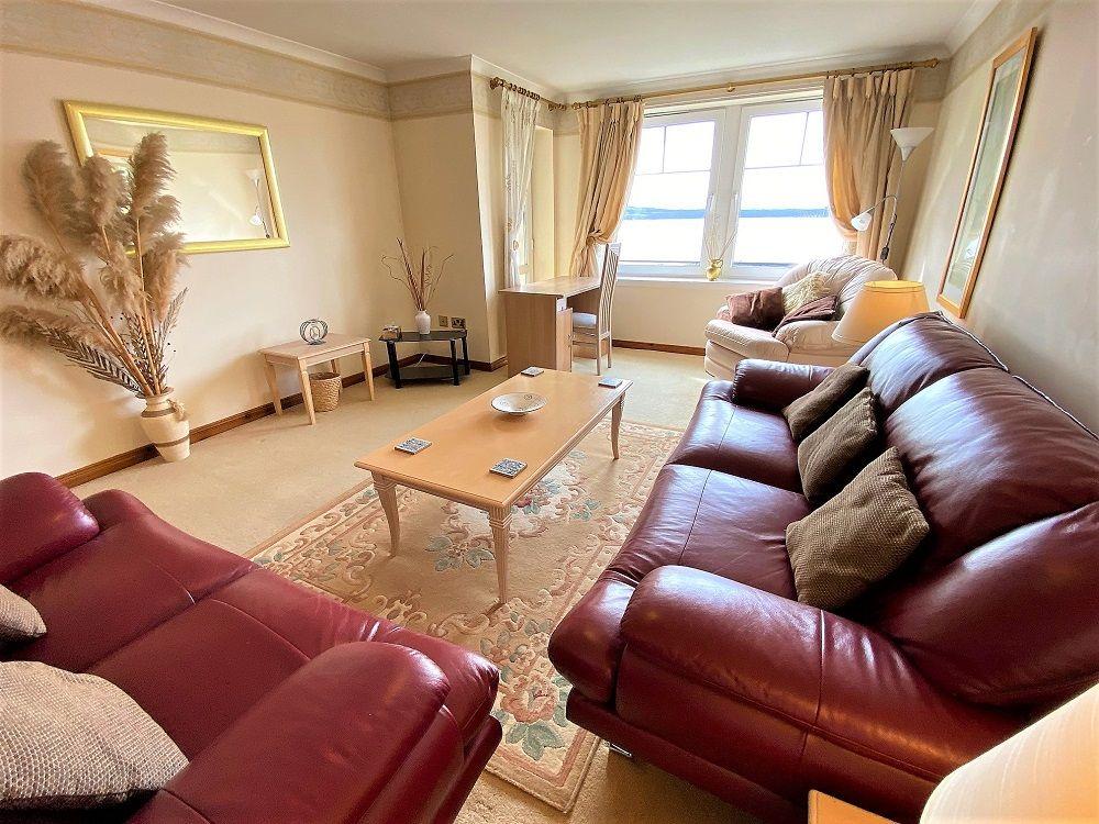 3 Spinnaker Way, Dalgety Bay... 2 bed flat £895 pcm (£207 pw)