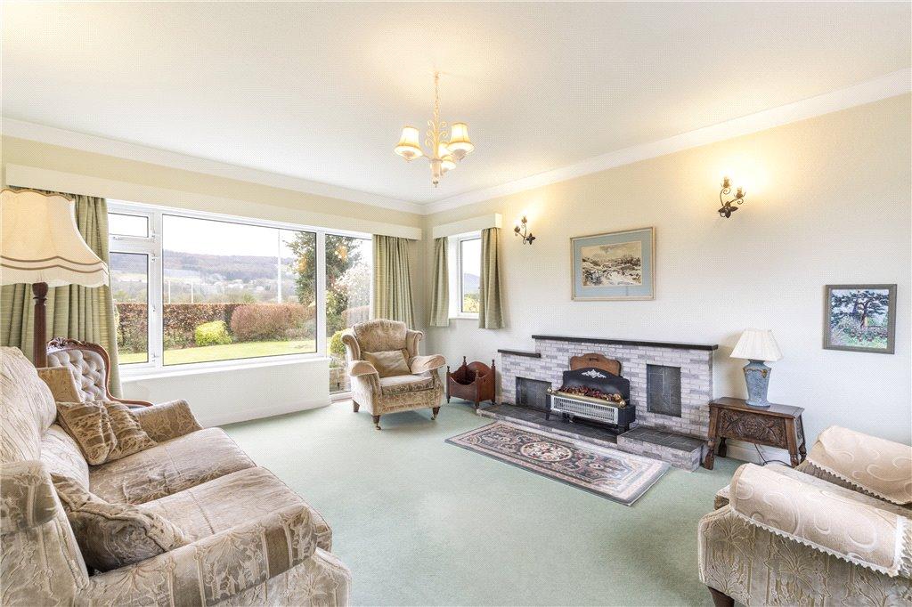 Moor Drive, Otley 4 bed detached house £520,000