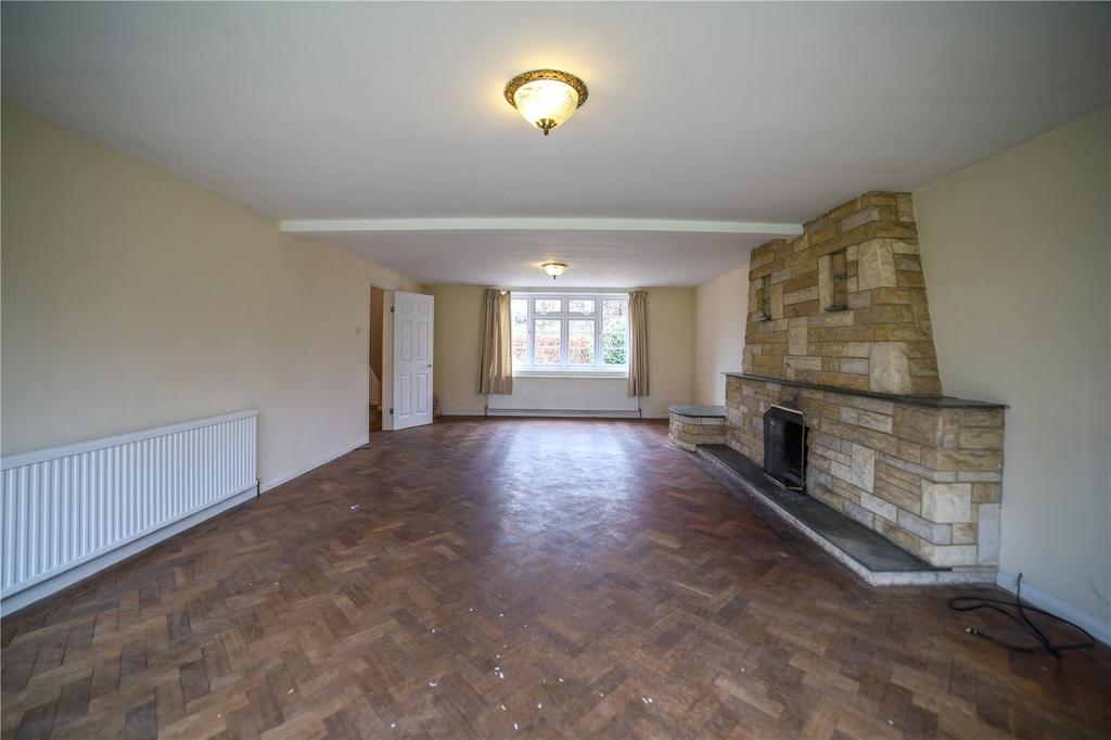 Reading Road, Finchampstead... 4 bed detached house £2,250 pcm (£519 pw)