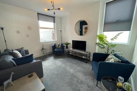 6 bedroom house share to rent - Hope Street, Dukinfield,
