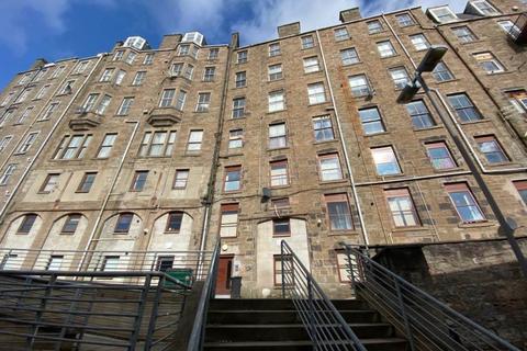 3 bedroom flat to rent - Seabraes Lane, Dundee,