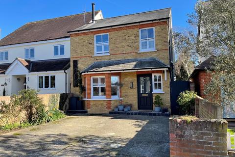 3 bedroom detached house for sale - Hill Road, Chelmsford, CM2