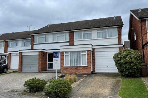 4 bedroom semi-detached house for sale - Riffhams Drive, Great Baddow, Chelmsford, CM2