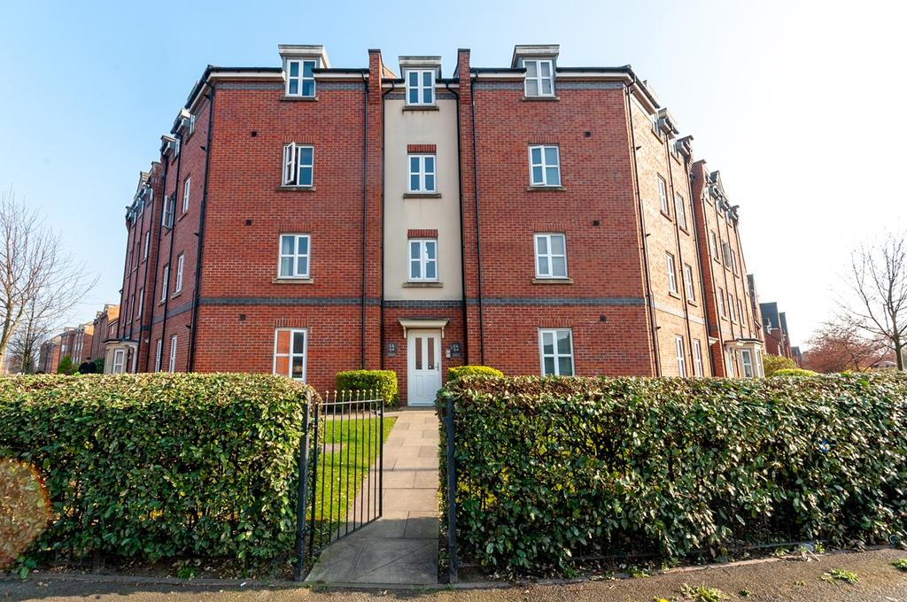 Marsh House Lane, Warrington... 2 bed apartment £105,000