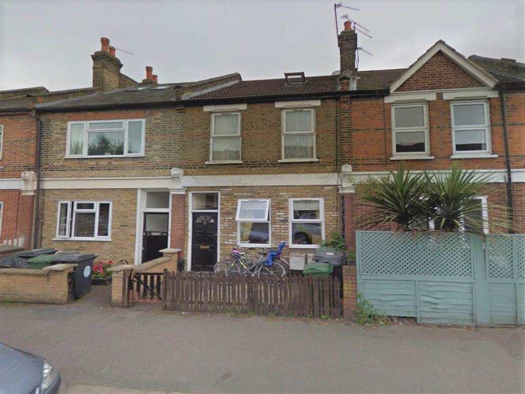 Coppermill Lane, Walthamstow, London 2 bed flat £1,300 pcm (£300 pw)