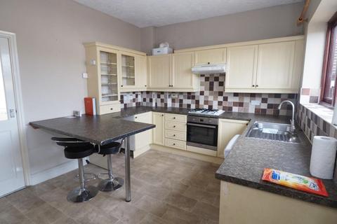 2 bedroom semi-detached bungalow for sale - Buxton Road, High Lane, Stockport, Cheshire, SK6 8DY