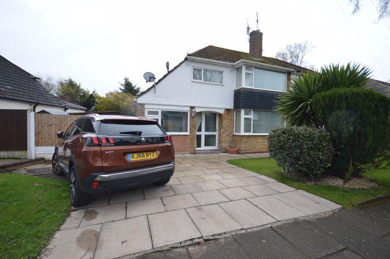 Lynton Crescent, Widnes 3 bed semidetached house £265,000