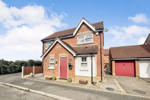 28 Fyfield Drive, South Ockendon, RM15 5QE