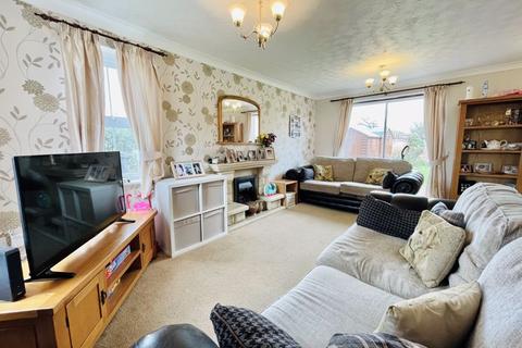 28 Fyfield Drive, South Ockendon, RM15 5QE