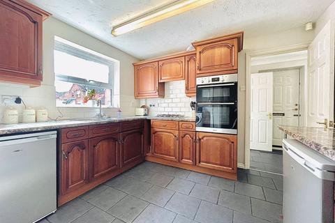 28 Fyfield Drive, South Ockendon, RM15 5QE