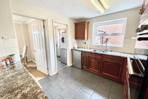 28 Fyfield Drive, South Ockendon, RM15 5QE