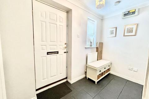 28 Fyfield Drive, South Ockendon, RM15 5QE
