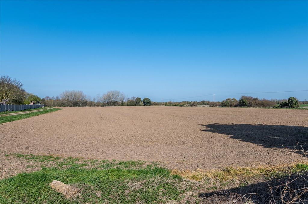 New Road, Great Wakering, SS3 4 bed terraced house for sale £375,000